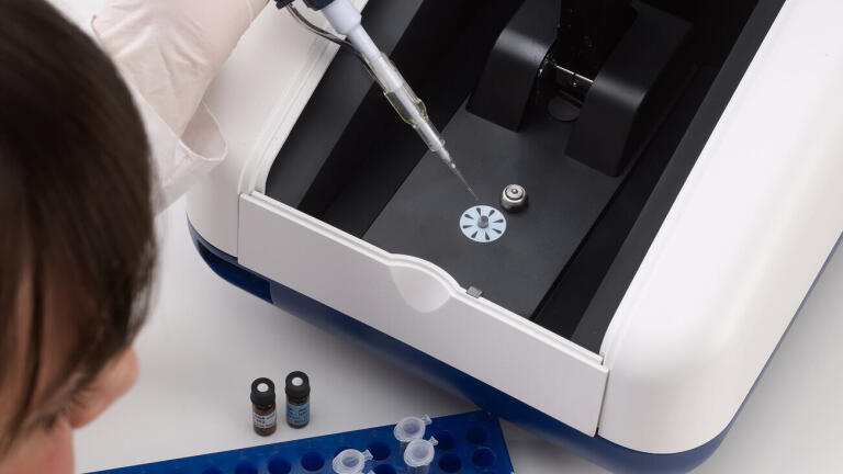 New Micro-Volume Spectrophotometer