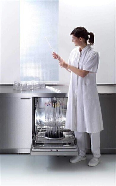 Compact Miele washer-disinfector with hot-air drying; saves space and ensures good reprocessing results