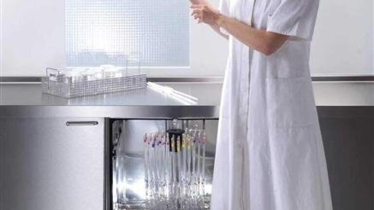 Compact Miele washer-disinfector with hot-air drying; saves space and ensures good reprocessing results
