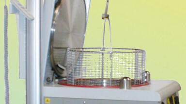New Integral Autoclave Hoist for More Cost Efficient and Safer Media Loading 