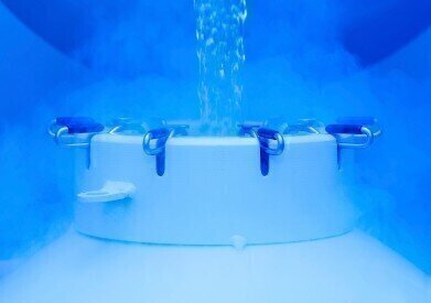 Effective Cryopreservation of iPS Cells