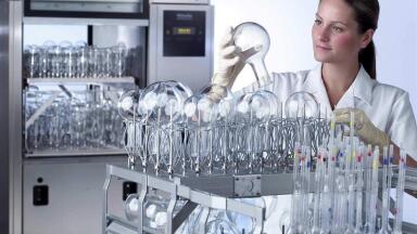 Safety and Versatility on Miele Large-Chamber Decontamination Units