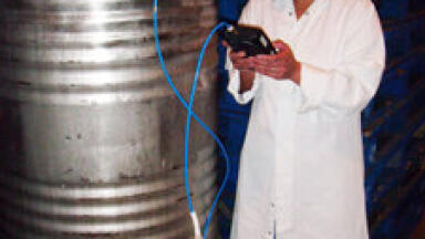 Portable CO2 Analyser gives early warning of Fruit Contamination