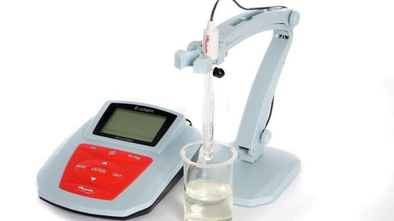 High Precision Laboratory pH and Conductivity Meters
