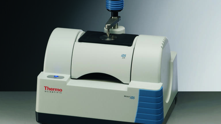 Thermo Scientific™ Nicolet™ iS™5 FT-IR spectrometer