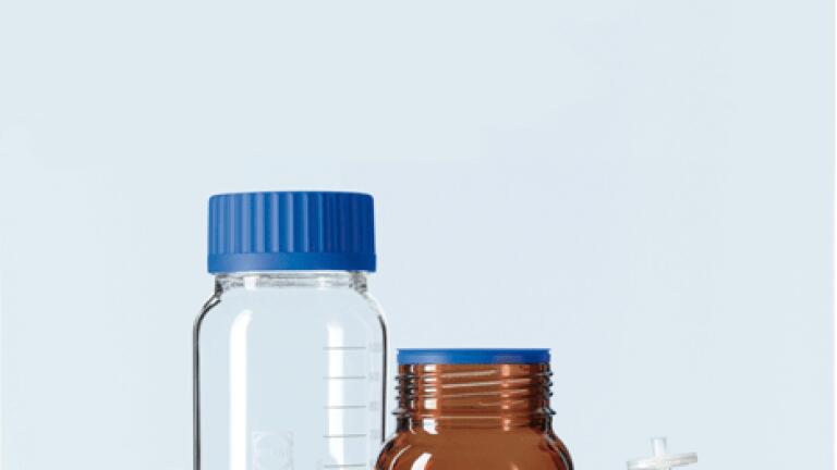 Fill and empty with ease by using DURAN GLS 80 wide neck glass bottles