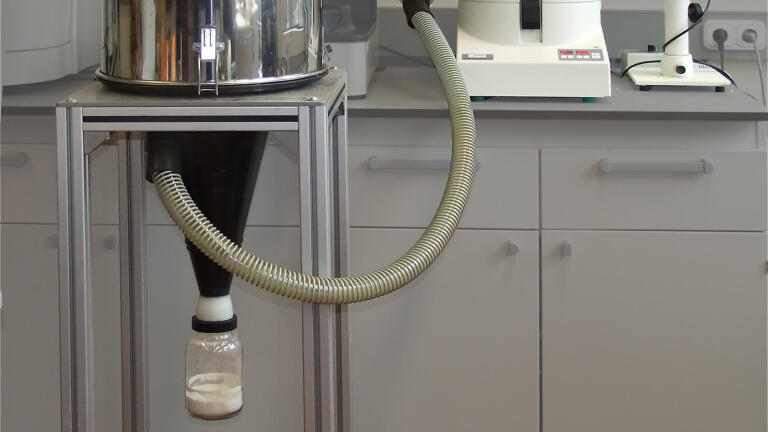 Cyclone for Variable Speed Rotor Mill provides fine grinding of Difficult Samples