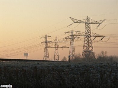 Children's leukeamia risk 'not heightened by power lines'
