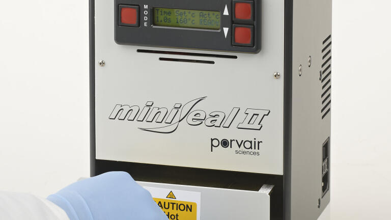 Adaptable Semi-Automatic Microplate Sealer