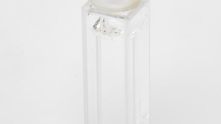 Raman and Fluorescent Certified Reference Material