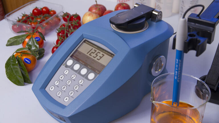 Xylem’s Bellingham + Stanley latest RM300+ Refractometers offer enhanced connectivity and colour coded menu structure