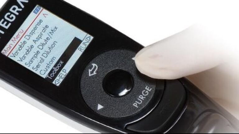 Lightweight Electronic Pipette