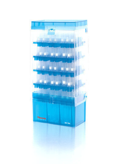 Pipette tips that produce less waste and save space. 54% less waste and up to 55% less space, in fact!
