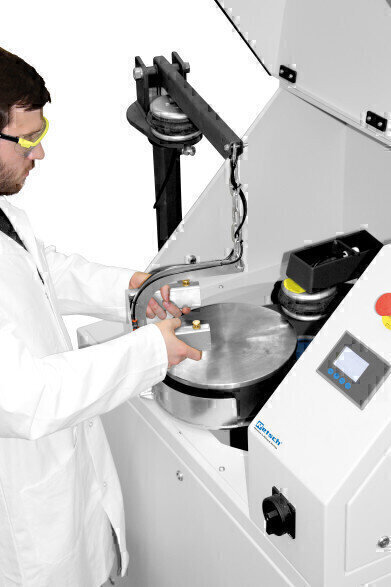 New XL Grinder Quickly Pulverises Large Sample Volumes