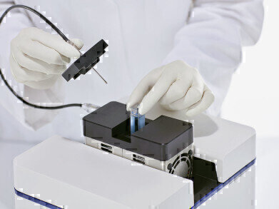 Thermostatting UV/VIS precisely with CuveT