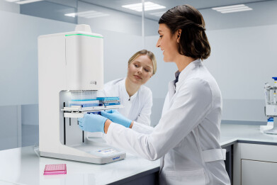 Efficient transition between manual and automated pipetting