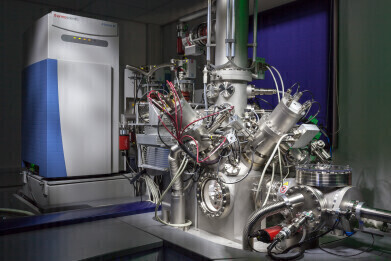 Mass spectrometry to view molecular surface of lipid nanoparticles for improved vaccine and drug delivery