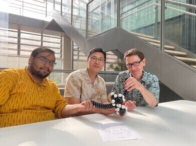 UK research team synthesises stable cyclocarbon allotrope at room temperature; first time since 1990