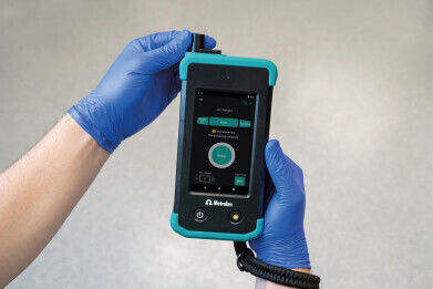 Through-container analysis with Raman spectroscopy